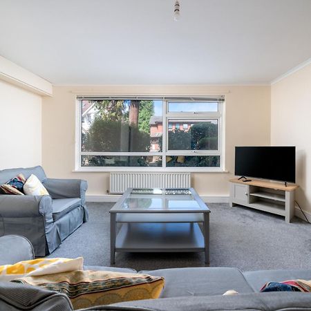 Redhill Surrey 2 Bedroom Pet Friendly Apartment By Sublime Stays Bagian luar foto