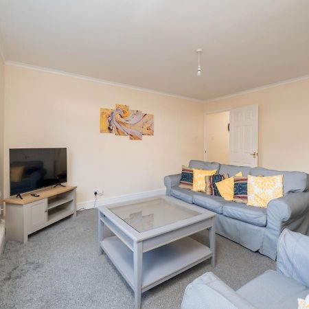 Redhill Surrey 2 Bedroom Pet Friendly Apartment By Sublime Stays Bagian luar foto