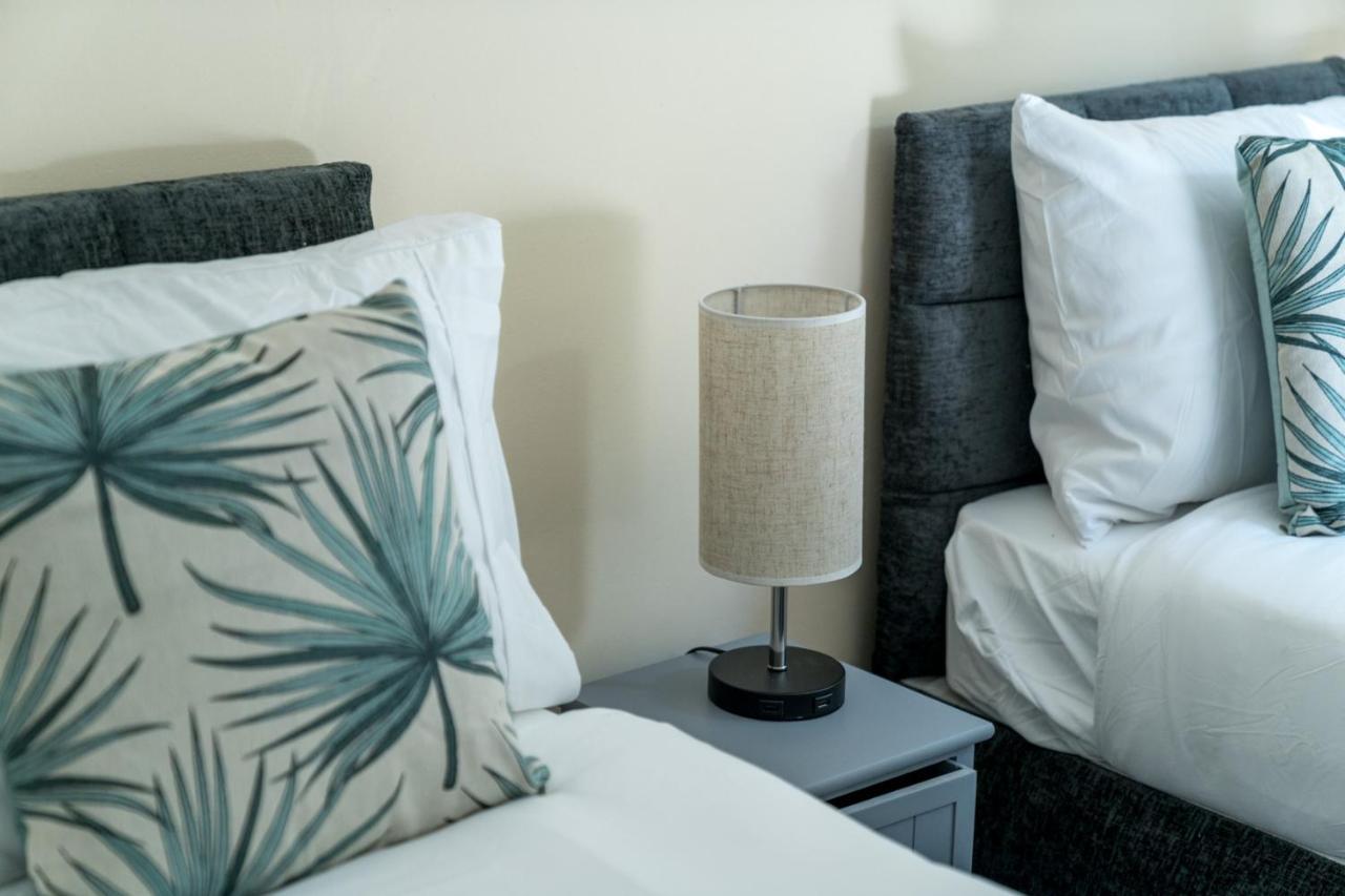Redhill Surrey 2 Bedroom Pet Friendly Apartment By Sublime Stays Bagian luar foto