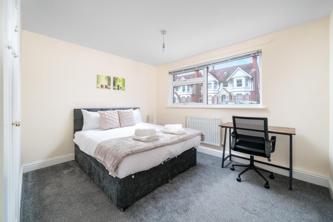 Redhill Surrey 2 Bedroom Pet Friendly Apartment By Sublime Stays Bagian luar foto