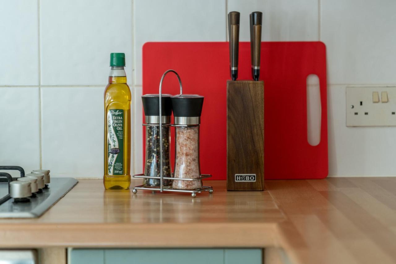 Redhill Surrey 2 Bedroom Pet Friendly Apartment By Sublime Stays Bagian luar foto